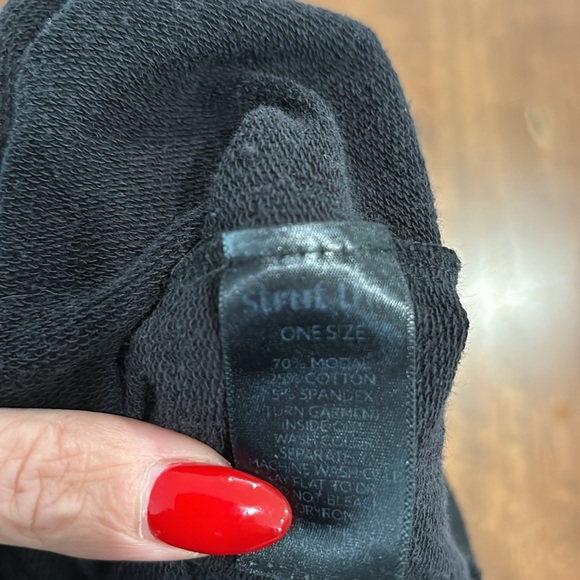 Strut this sweatshirt - Picture 3 of 3